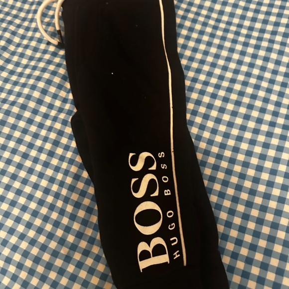 Hugo boss joggers - Picture 7 of 8